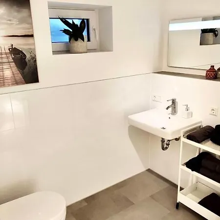 Modern-gemuetliche Wohnung, Ganz Neu, In Neuenheim, Apartment